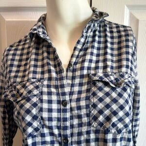 Forever 21 button-down, size Small. Create a bundle and save!